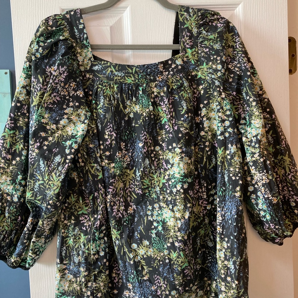 LC/Cotten blouse, pretty, sparkle throughout. wash tumble dry. Puffy sleeves.